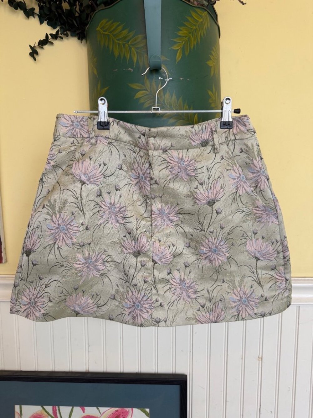 En Saison Floral Jacquard Beige Mini Skirt Skort Size M